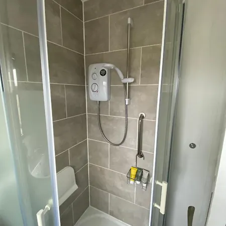 The Marlene - Lovely 3-Bed Home - Free Wifi & Parking - Short Or Long Stays Burton-upon-Trent Exterior photo