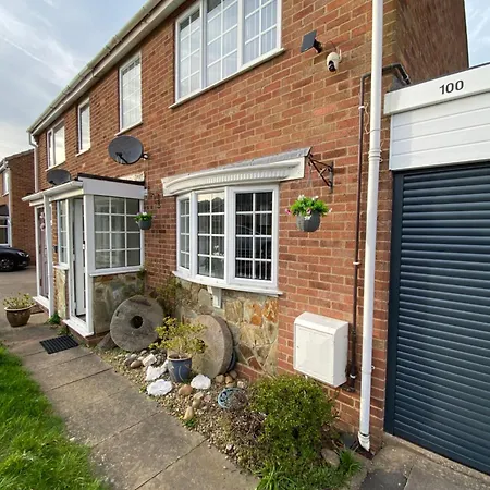 The Marlene - Lovely 3-Bed Home - Free Wifi & Parking - Short Or Long Stays Burton-upon-Trent Exterior photo