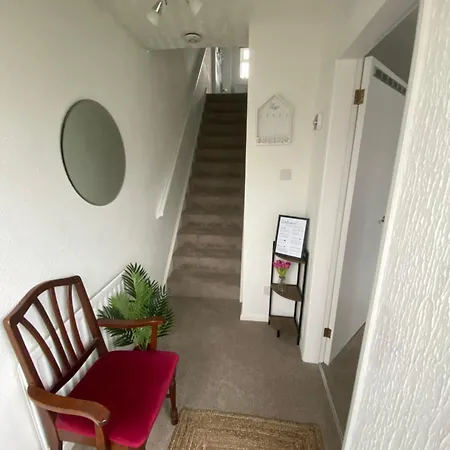 The Marlene - Lovely 3-Bed Home - Free Wifi & Parking - Short Or Long Stays Burton-upon-Trent Exterior photo