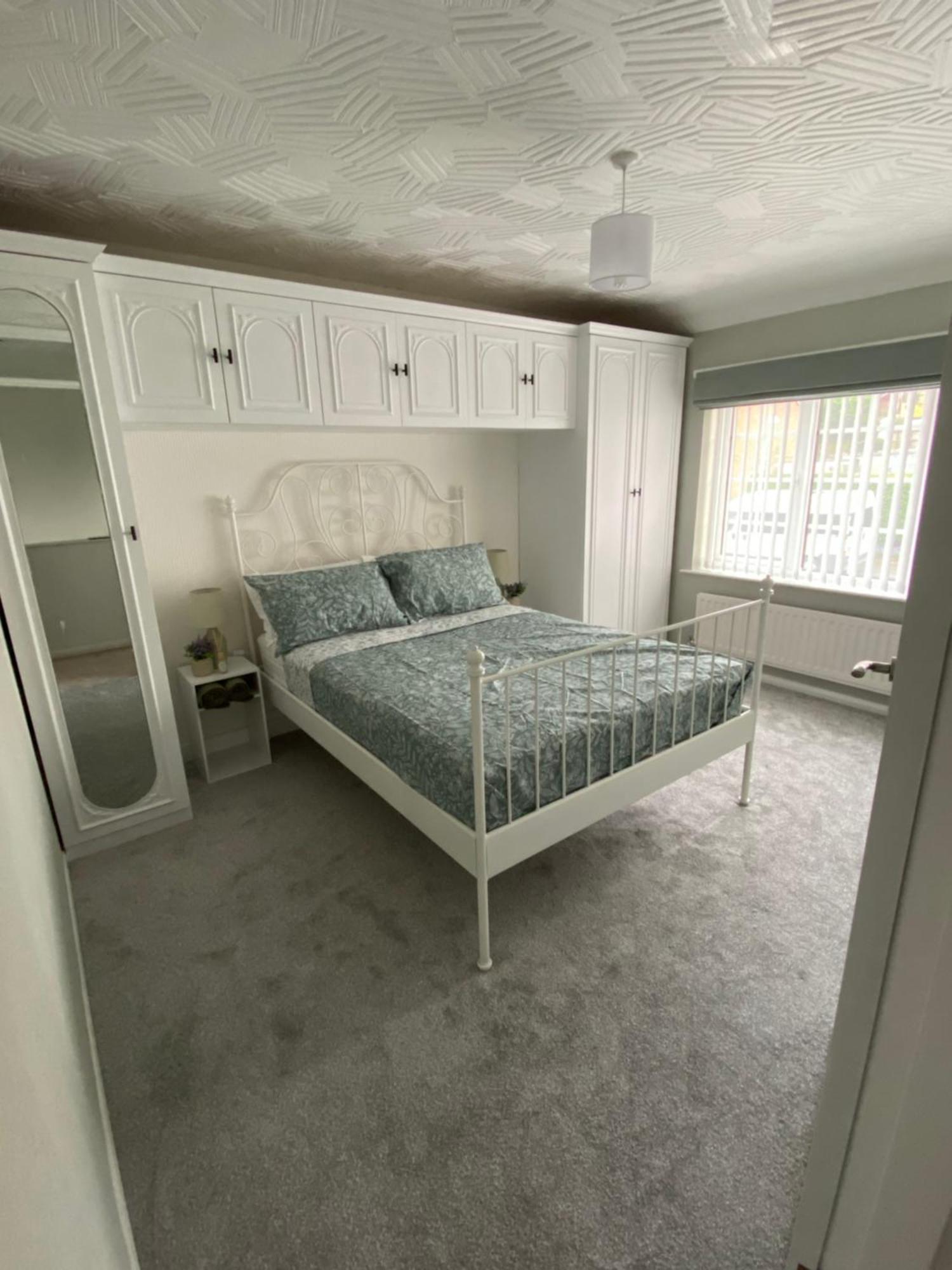 The Marlene - Lovely 3-bed - Free Wifi & Parking - Short Or Long Burton-upon-Trent