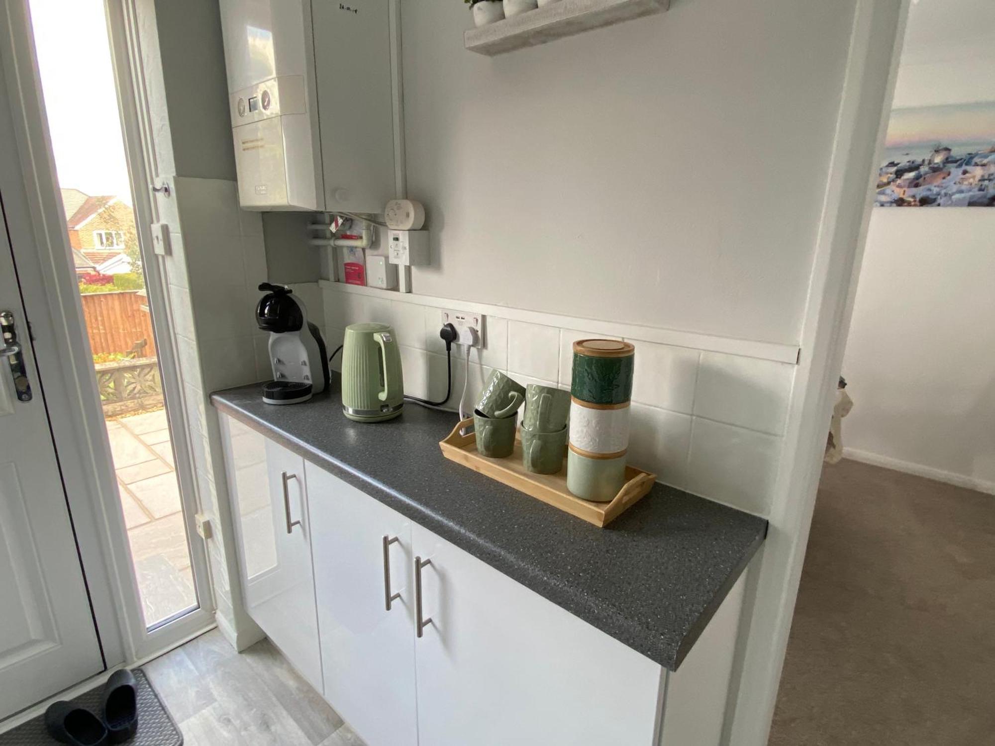 Apartment The Marlene - Lovely 3-bed - Free Wifi & Parking - Short Or Long Burton-upon-Trent
