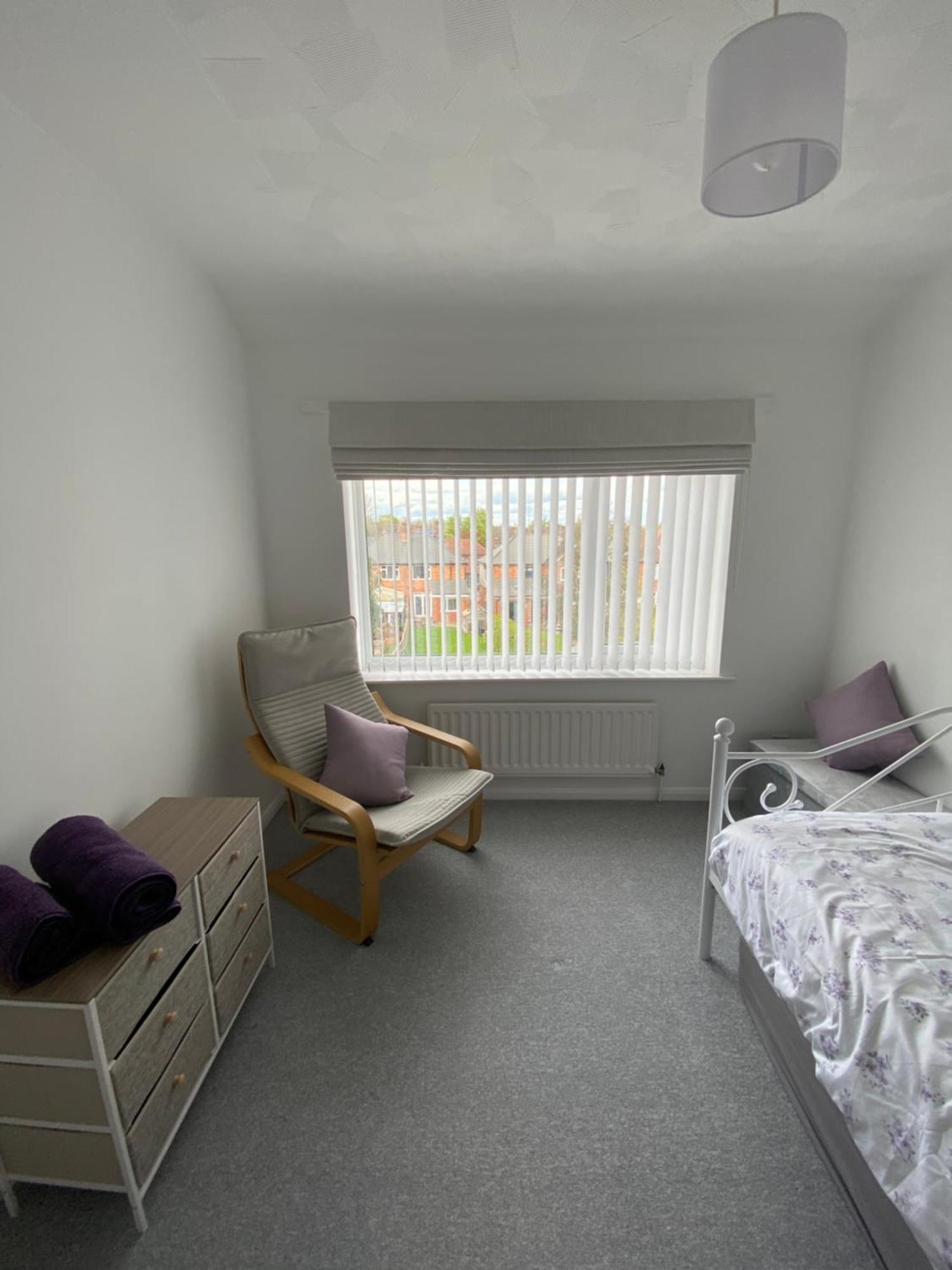 Apartment The Marlene - Lovely 3-bed - Free Wifi & Parking - Short Or Long Burton-upon-Trent